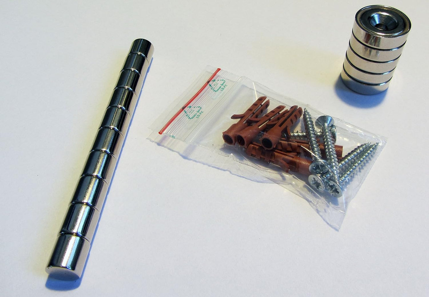 Magnet-Pinnwand in Rost-Optik mit 10 Magneten