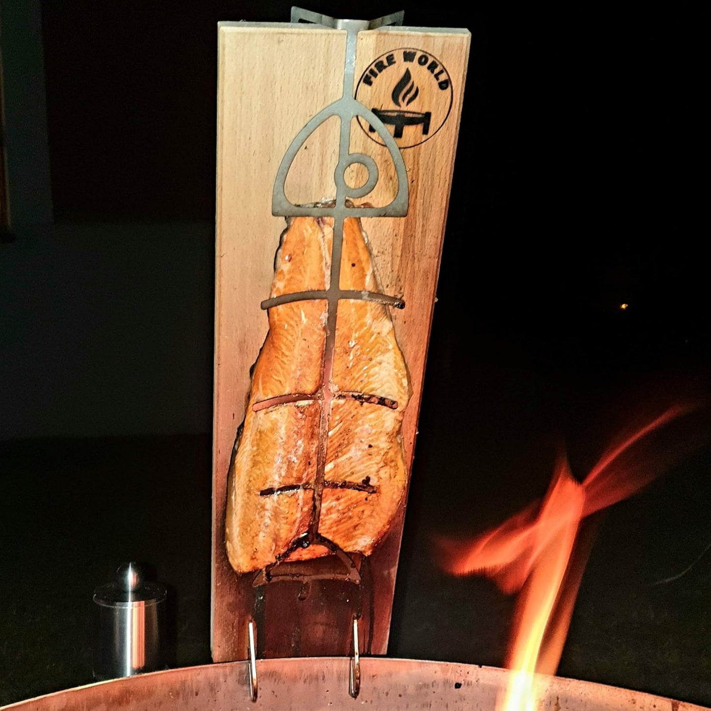 Flammlachsbretter-Set mit Edelstahlhalterung, 2er Set