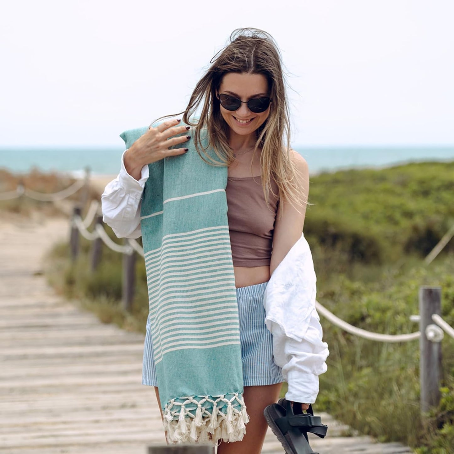 Fouta XXL, Sandabweisendes Strandtuch mit Fransen, Seegrün