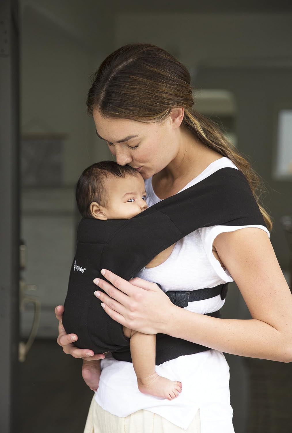Babytrage Embrace, Pure Black Soft Knit