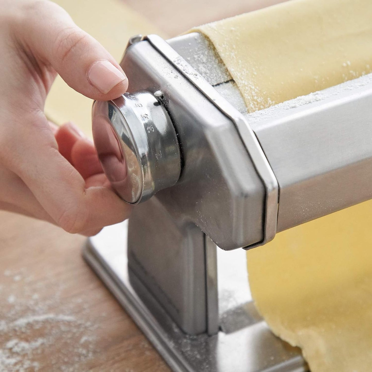 Manuelle Nudelmaschine Nonna mit Aufsätzen, Nudelmaschine inkl. Linguineaufsatz Silber