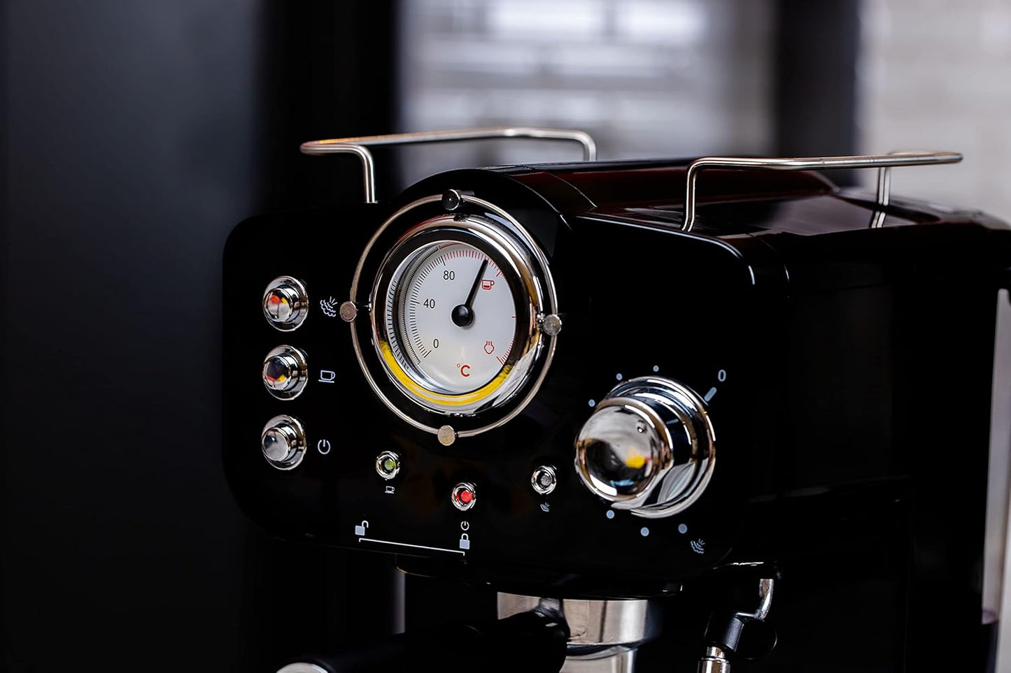Espressomaschine mit Milchaufschäumer, Retro Design