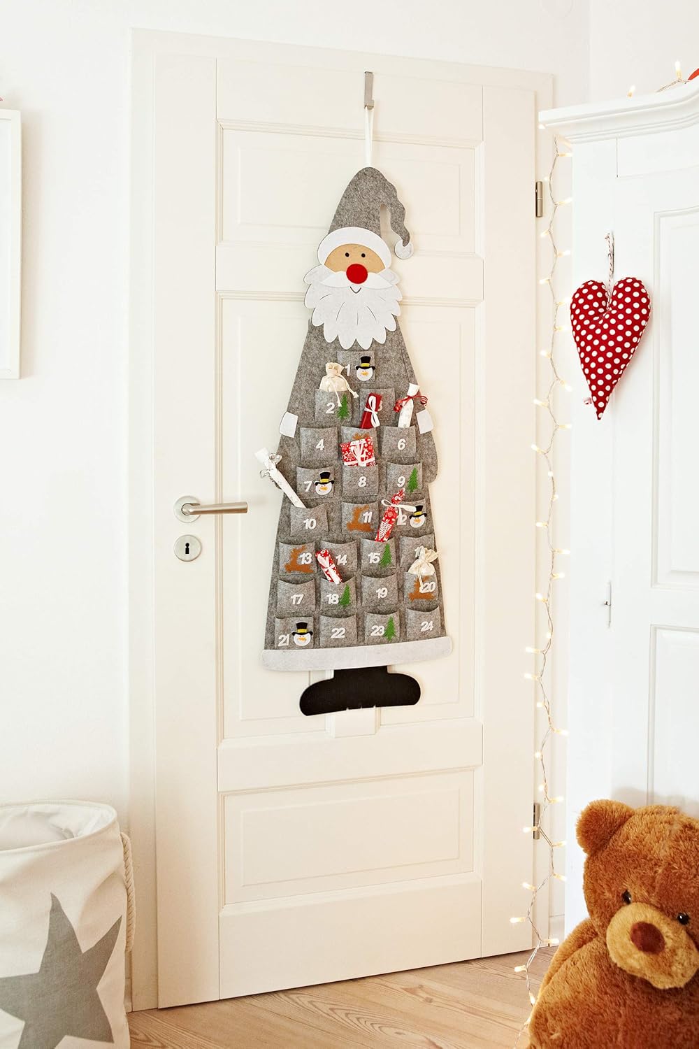 Filz-Adventskalender Santa zum Befüllen und Aufhängen, Grau/Weiss