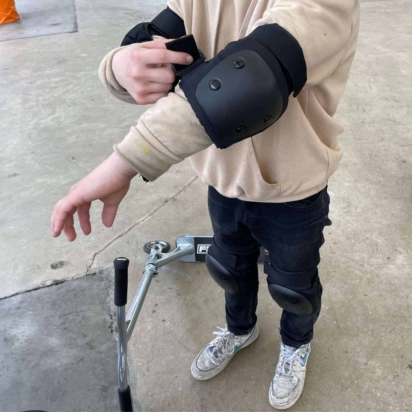 Skate Protektoren Set für Inliner & Skateboards, Schwarz L - Jugendliche / Erwachsene