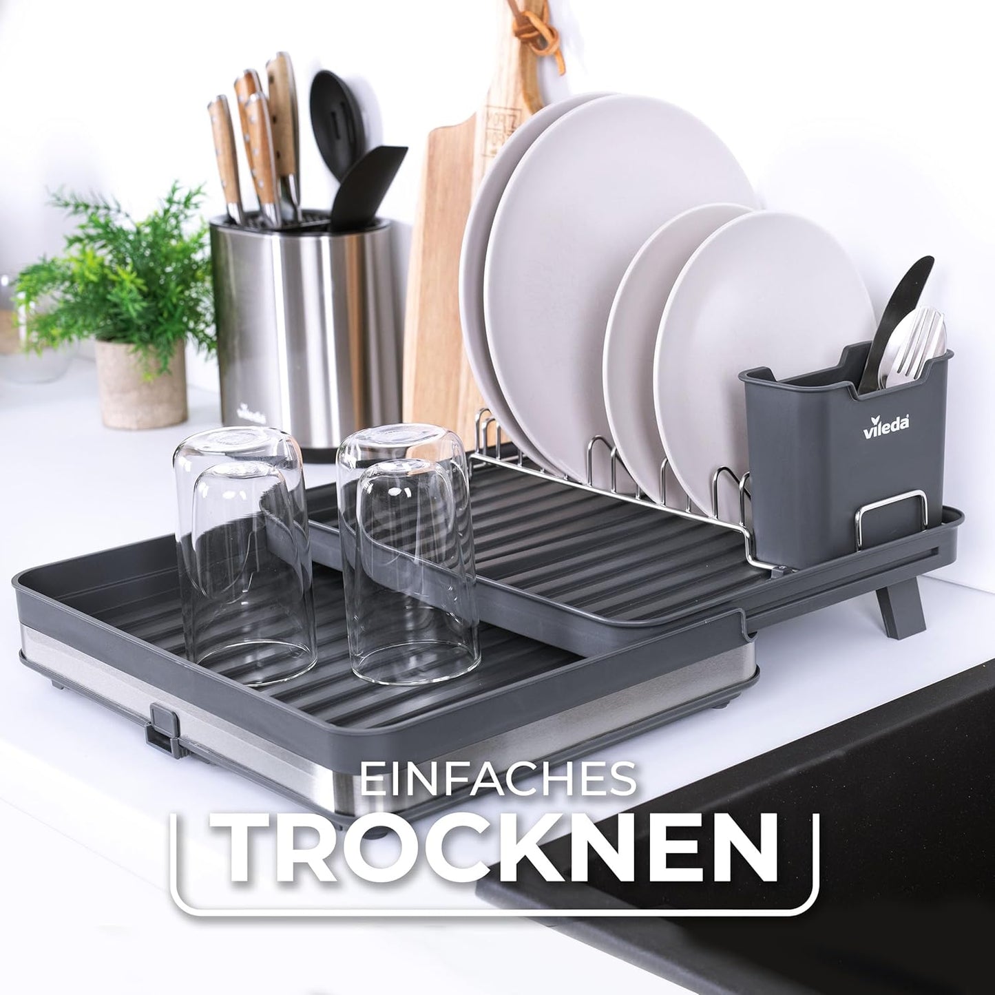 Ausziehbares Abtropfgestell mit Besteckhalter