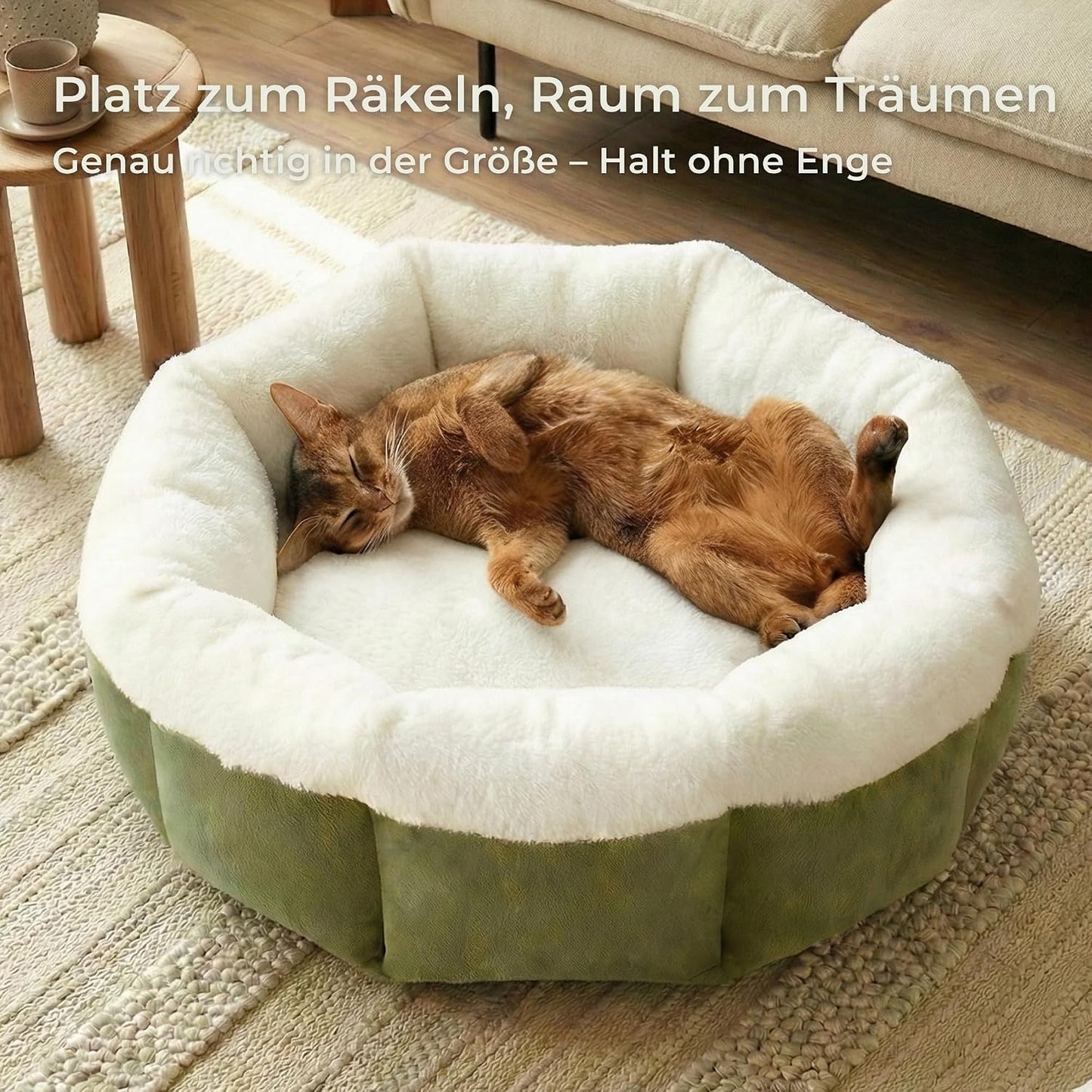 Flauschiges Katzenbett mit Wendekissen