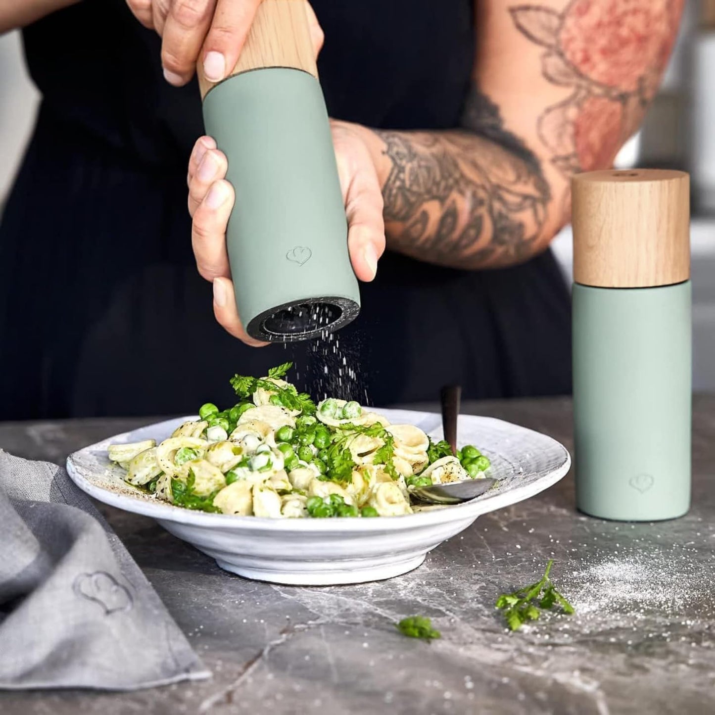 Salz & Pfeffermühlen-Set aus Holz & Beton, Mint