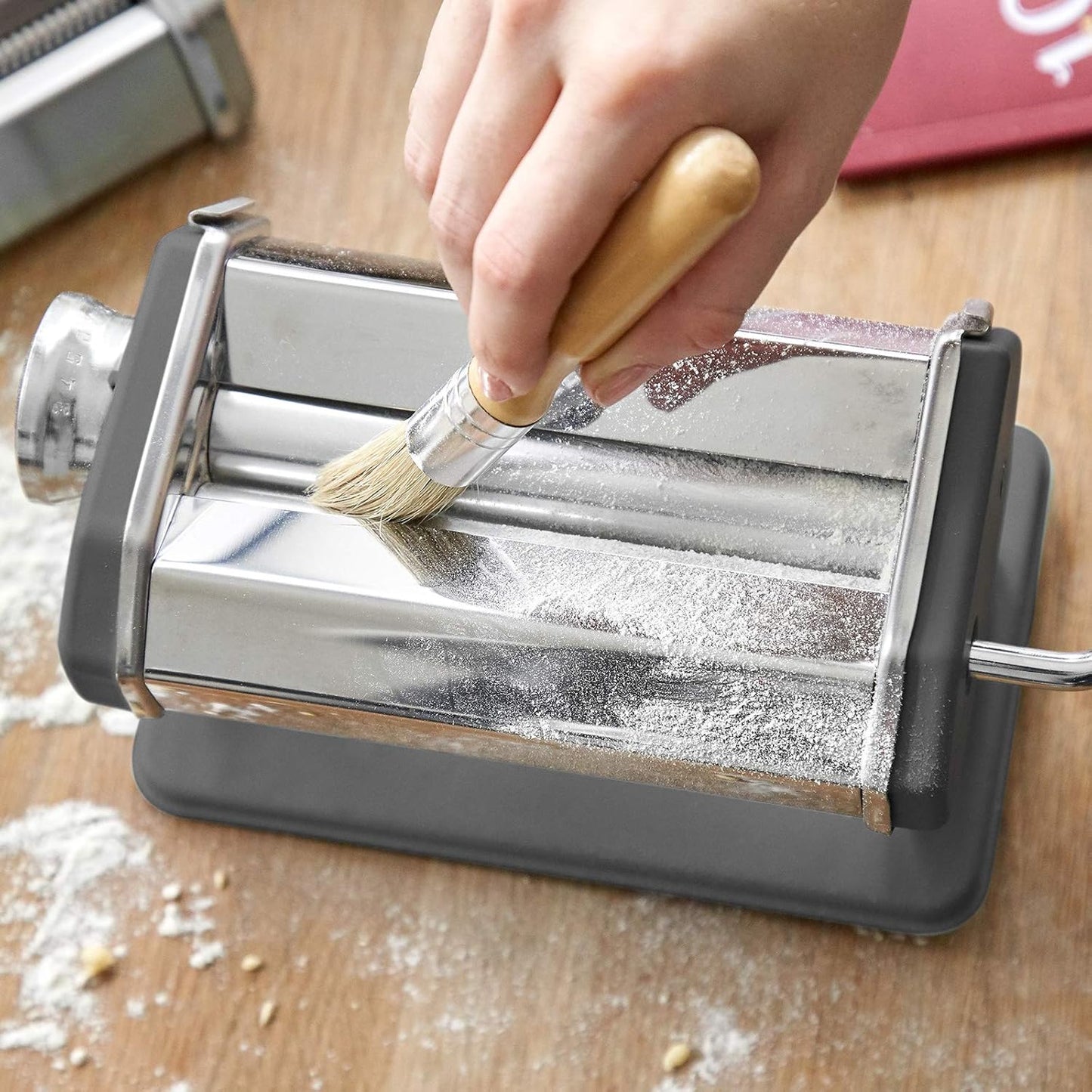 Manuelle Nudelmaschine Nonna mit Zubehör-Set, Nudelmaschine inkl. Linguineaufsatz Grau