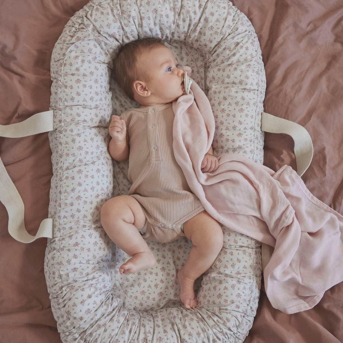 Babynest Kuschelnest für Neugeborene und Säuglinge, Autumn Rose