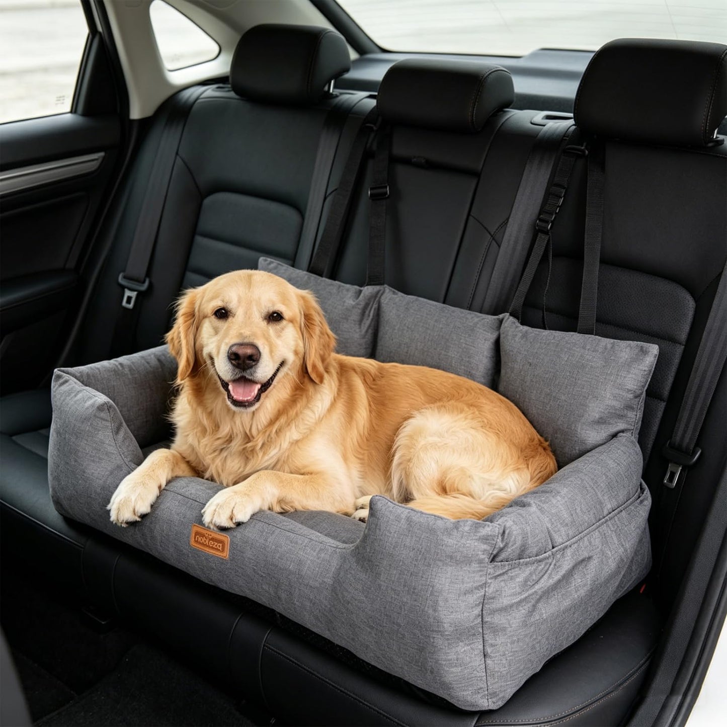 Hundeautositz mit Sicherheitsgurten und Staufächern