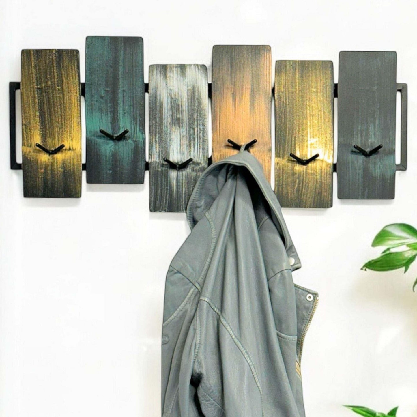 Wandgarderobe mit 12 Haken