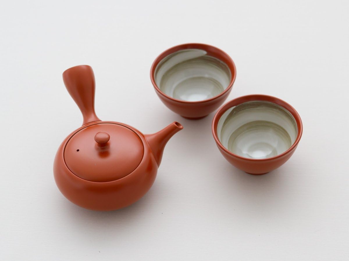 Japanische Teekanne mit Bechern