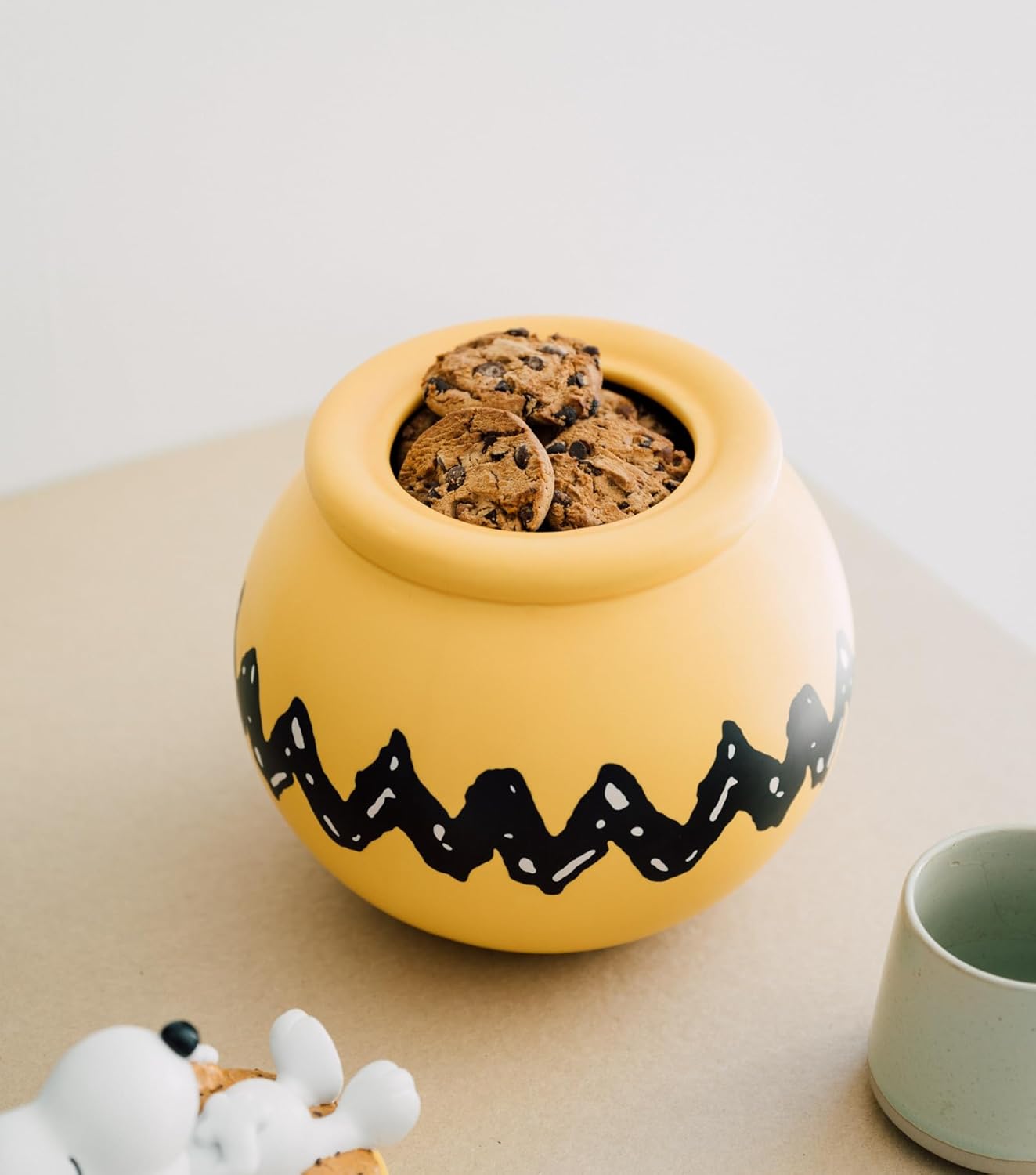 Keksdose Keramik Snoopy mit Deckel 20,5 x 24,6 cm, Gelb