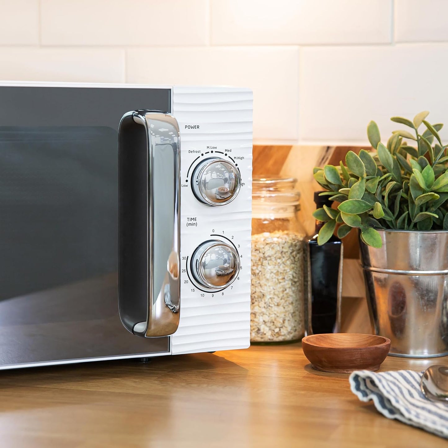 Inspire Solo Mikrowelle, 17L, 5 Leistungsstufen, Timer, Weiss