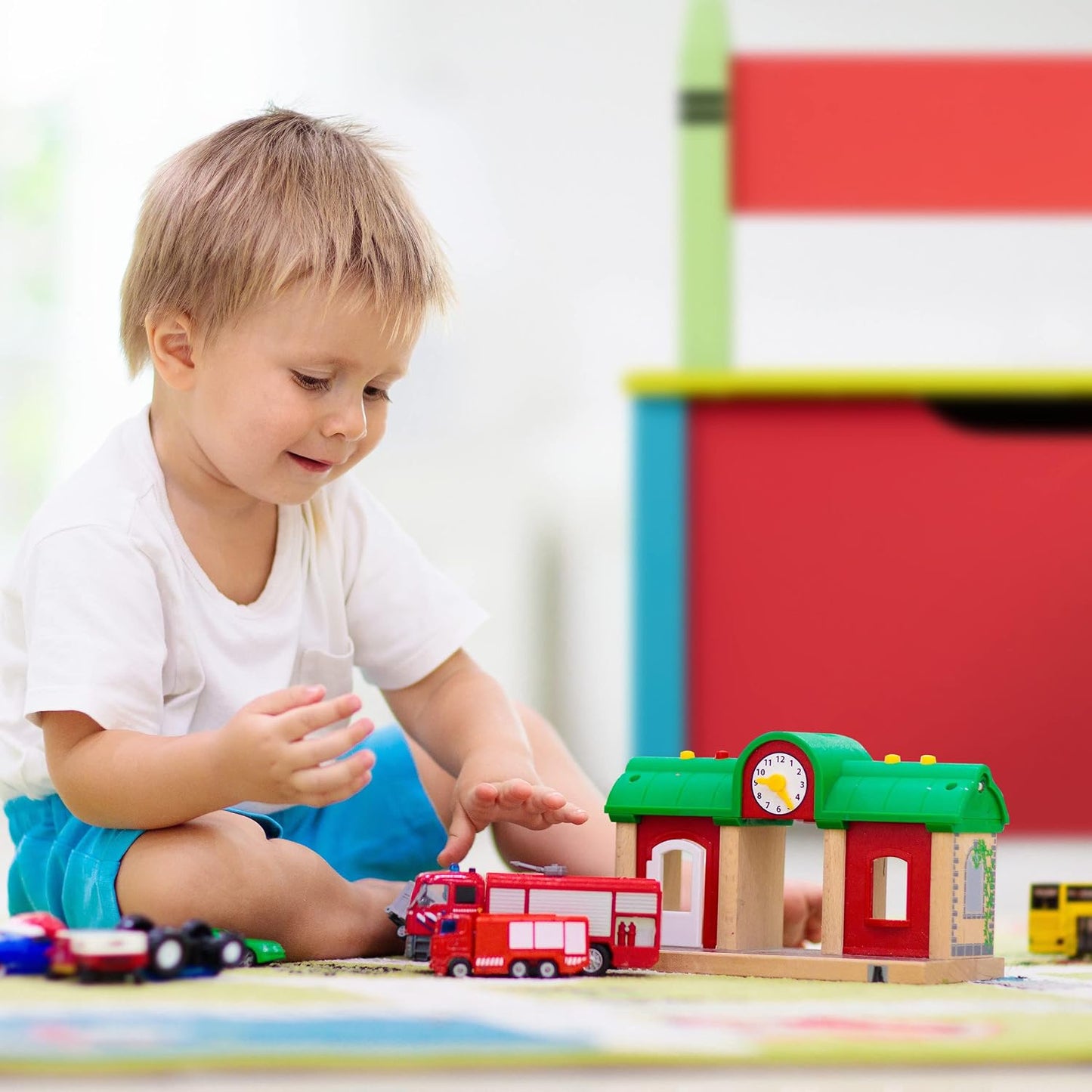 Kindersitzbank mit Stauraum