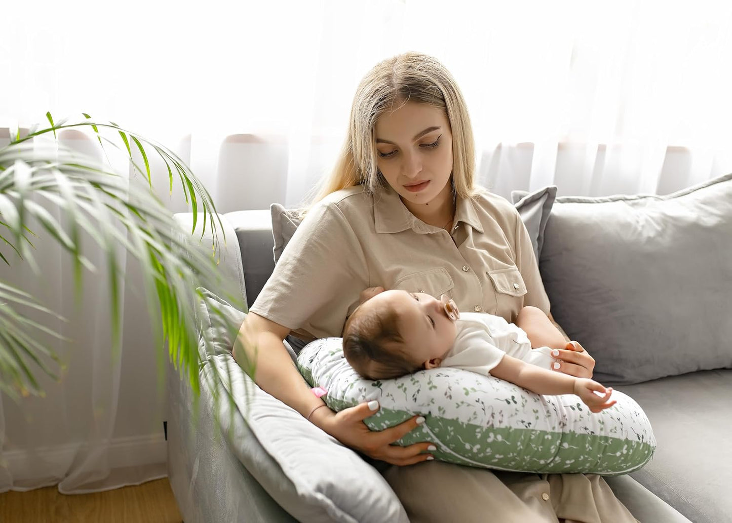 Ergonomisches Stillkissen, Öko-Tex Standard 100, Grüne Blätter