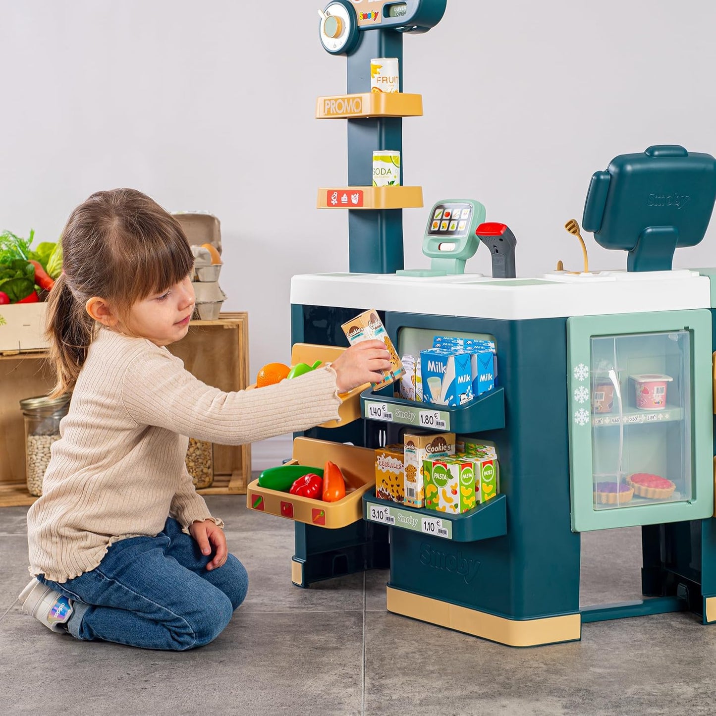 Supermarkt Maxi mit Einkaufswagen