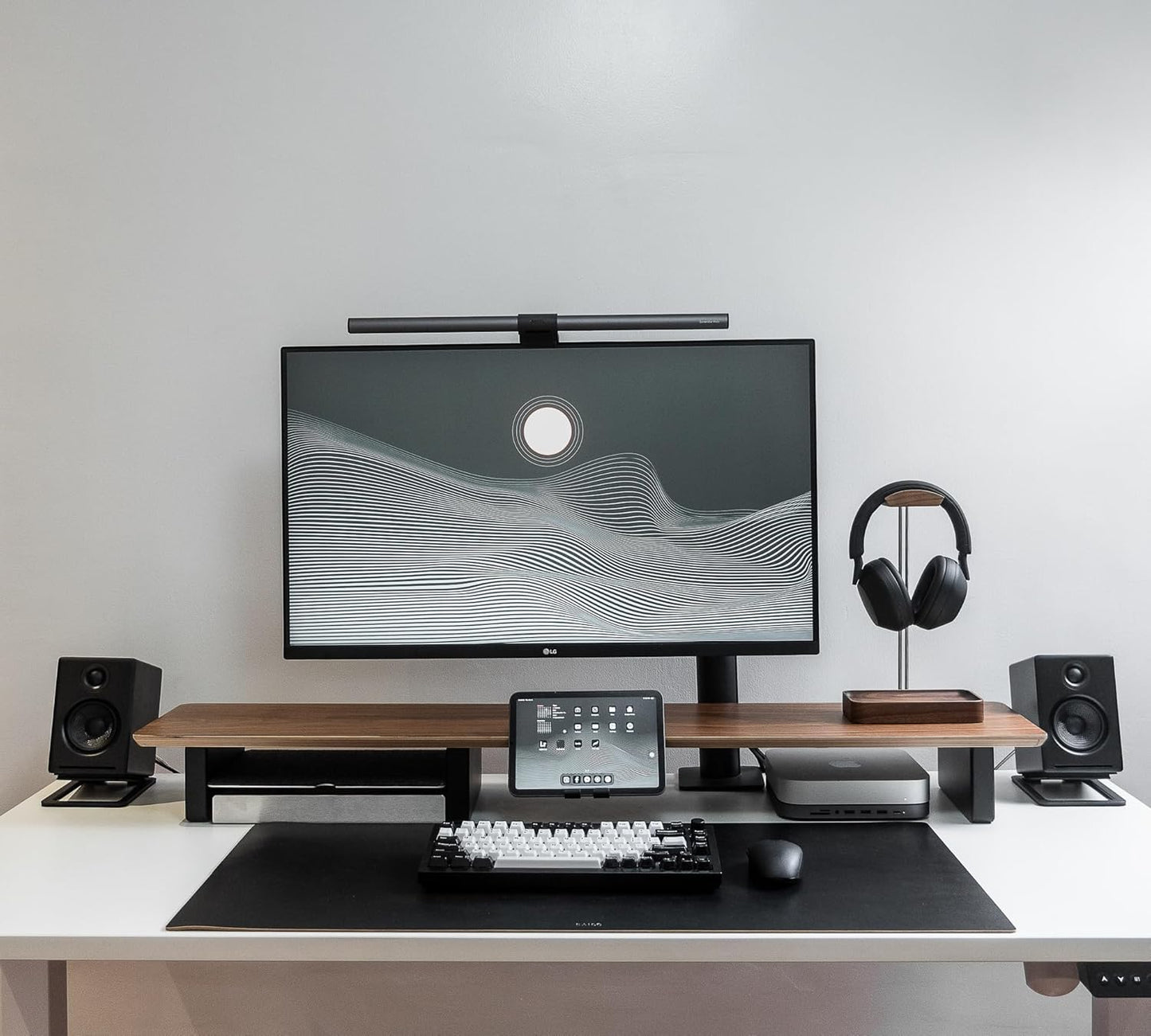 Monitorständer aus Walnussholz, Walnuss Full Length v2.0 | 116cm