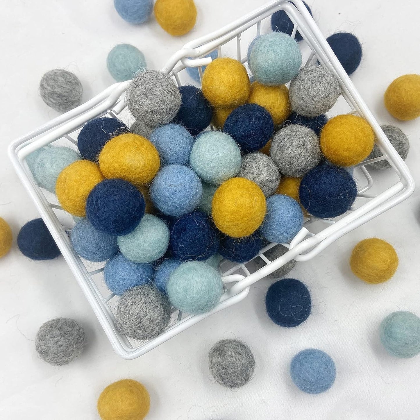 Filz Pom Pom Bälle 2cm (80 Stück) für DIY-Deko, Blau -80pc