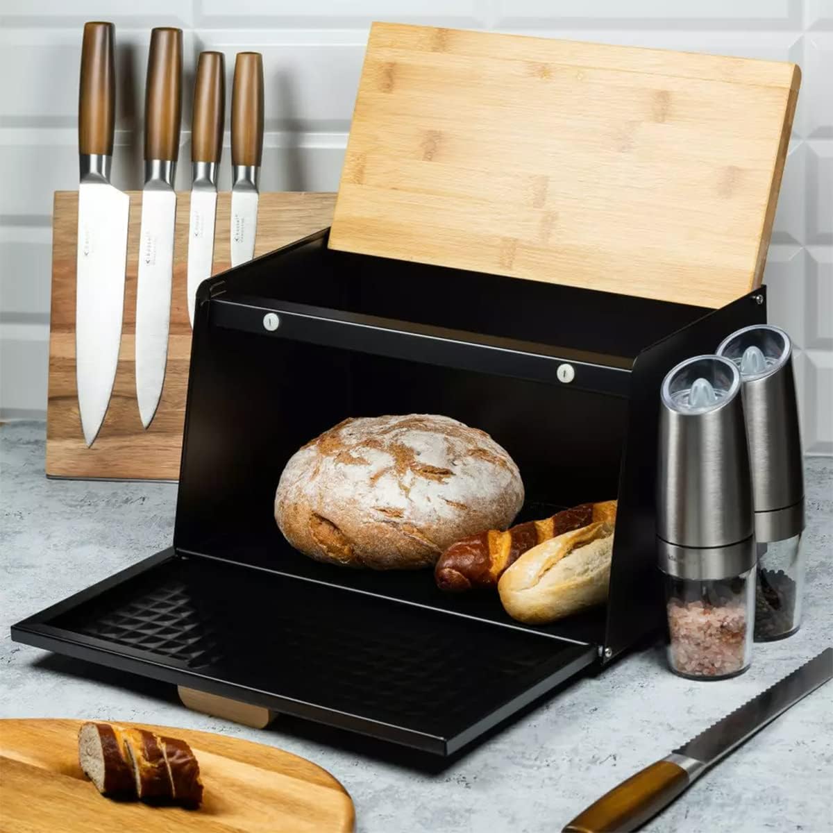 Brotbox, Schwarz