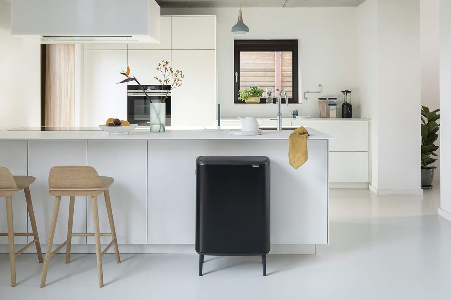 BO Touch Bin Hi Mülleimer mit 2 Inneneimern (2x30L), 2 Inneneimer (2 x 30L) Matt Black