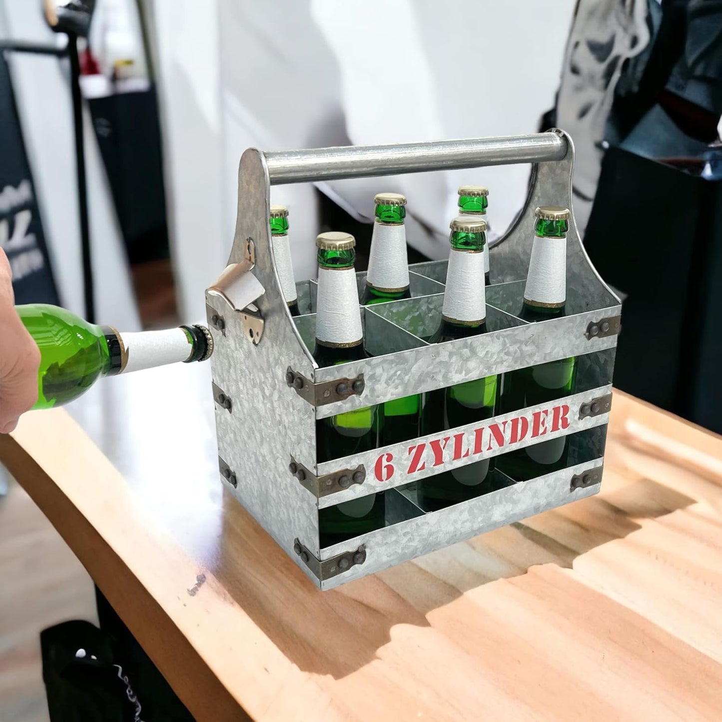 Bierträger mit Flaschenöffner 6 Zylinder V6