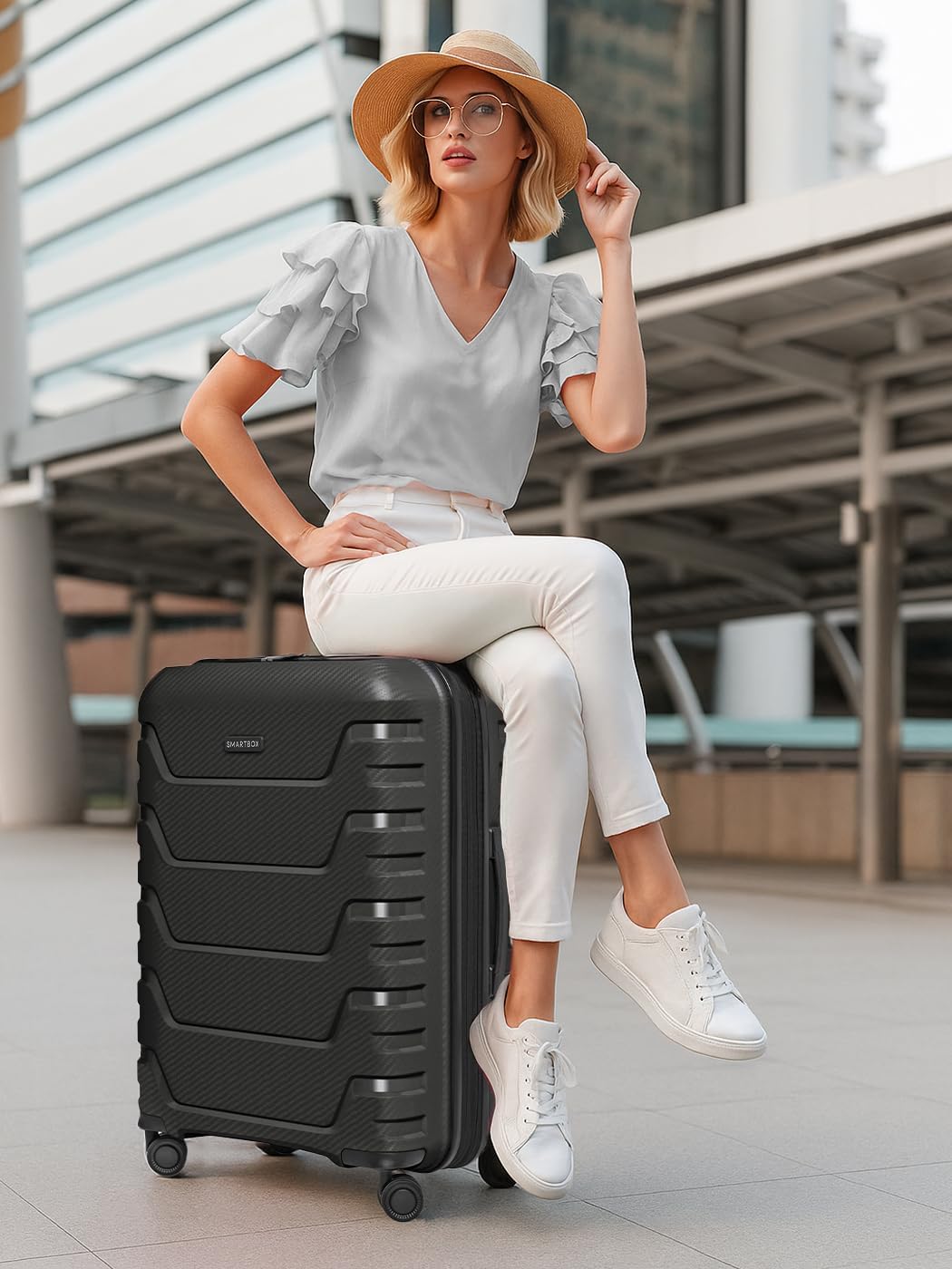 Edition 01 4 Rollen Trolley 66 cm mit Dehnfalte, Schwarz M+