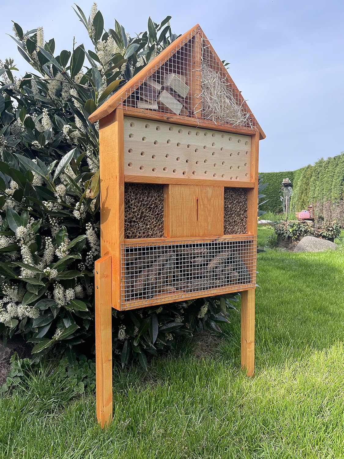 Insektenhotel XL mit Standfuss, Braun XL