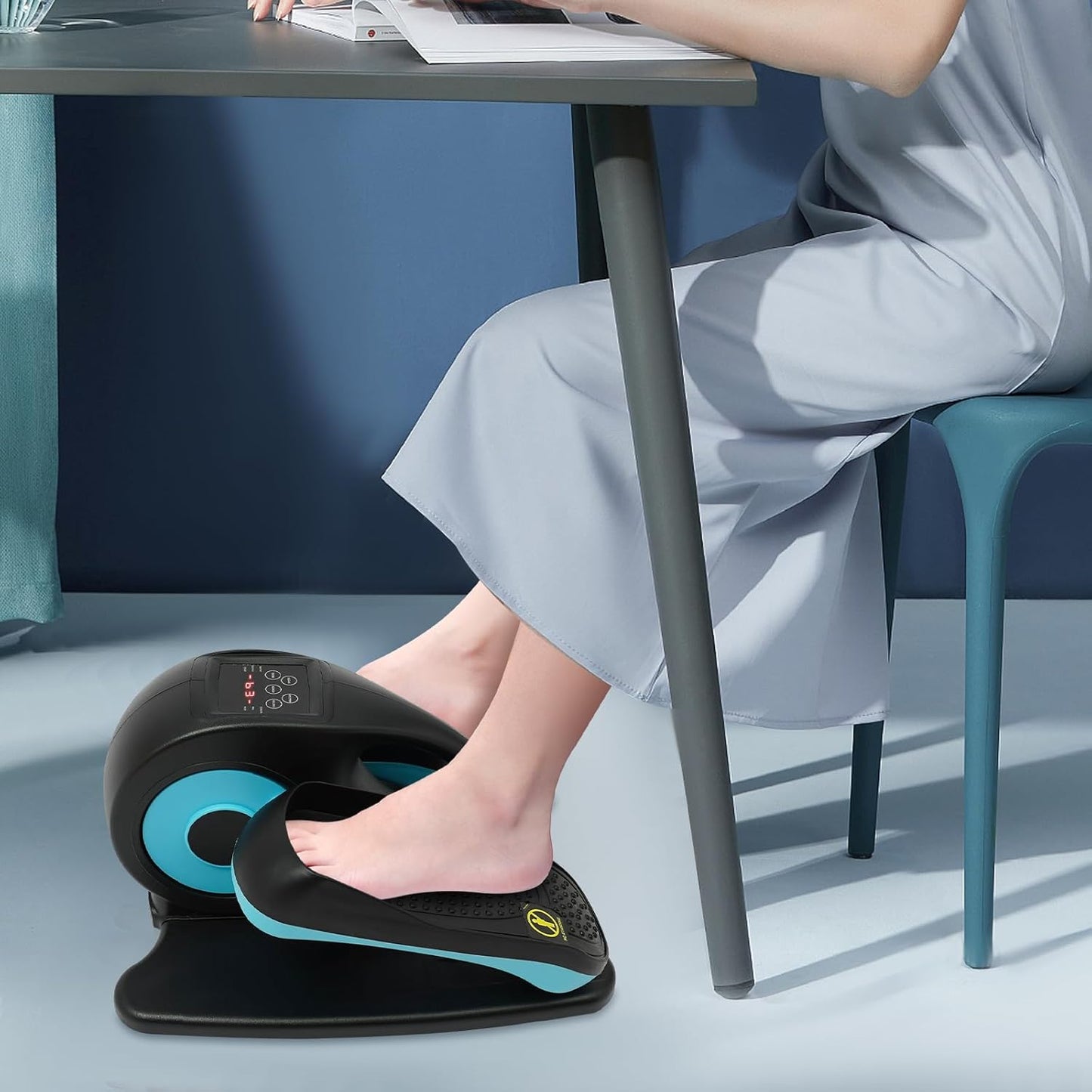 Elliptische Maschine unter dem Schreibtisch, Blau/Orange