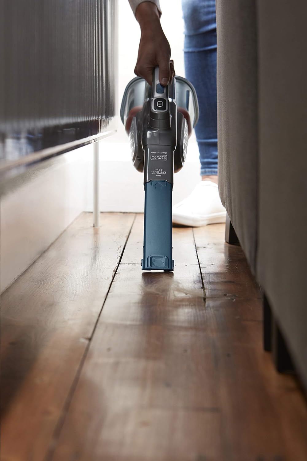 Kabelloser Akkustaubsauger Dustbuster, mit Ladestation & Wandhalterung / Titanium/Silber/Blau
