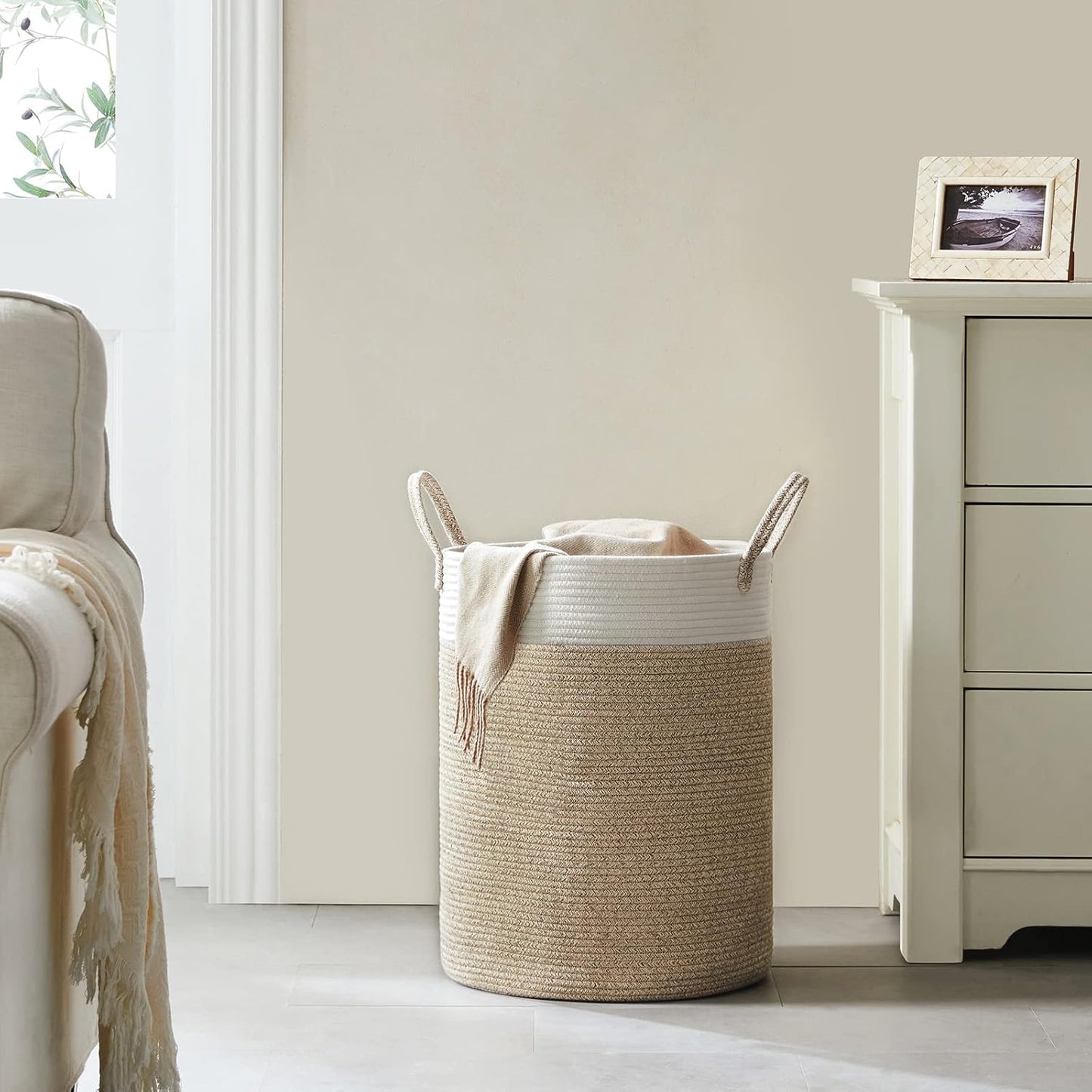 Geflochtener Wäschekorb mit Griffen, 58L, Weiss & Braun 58L
