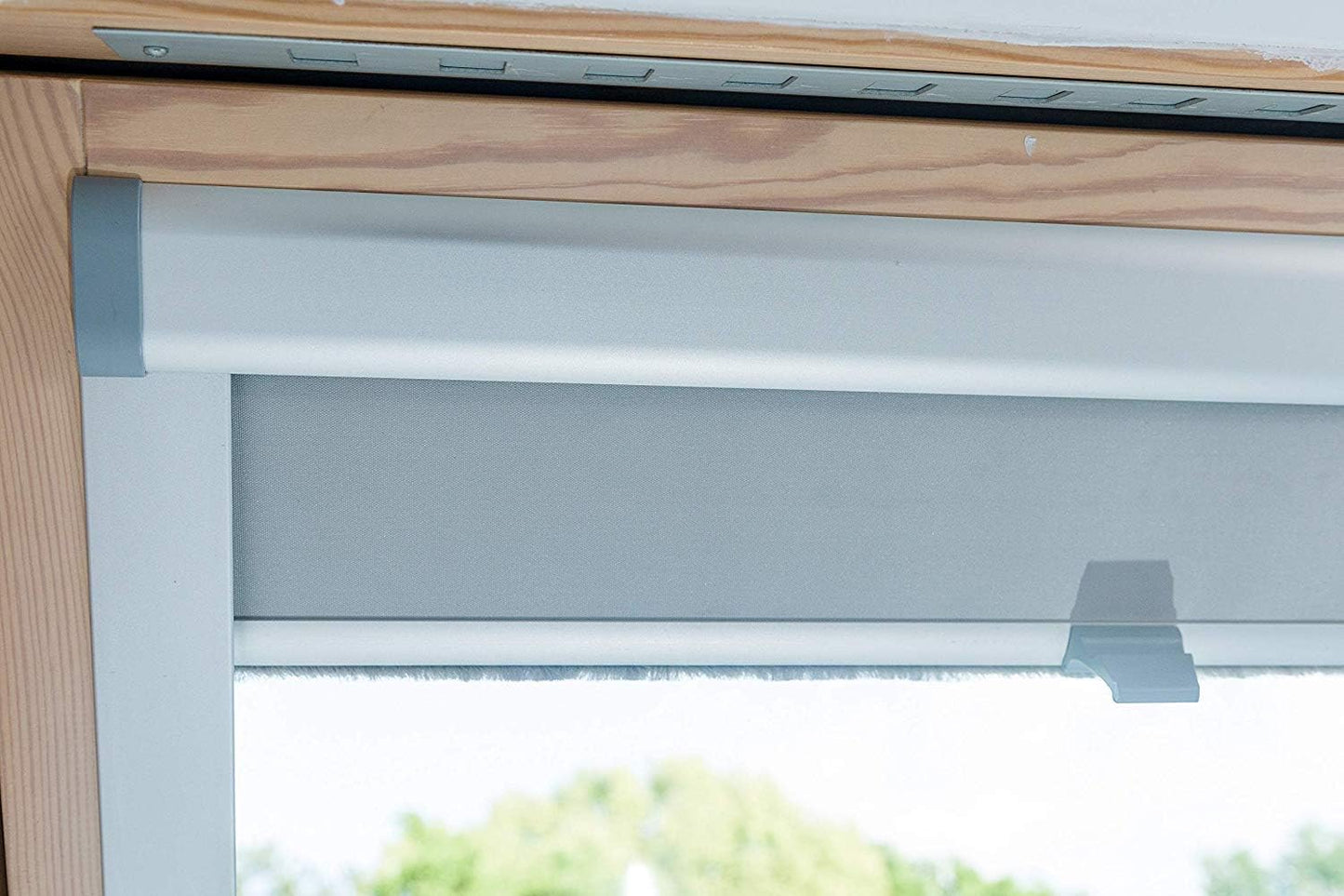 Thermo-Verdunkelungsrollo für Dachfenster, Fakro Hellgrau 78/98