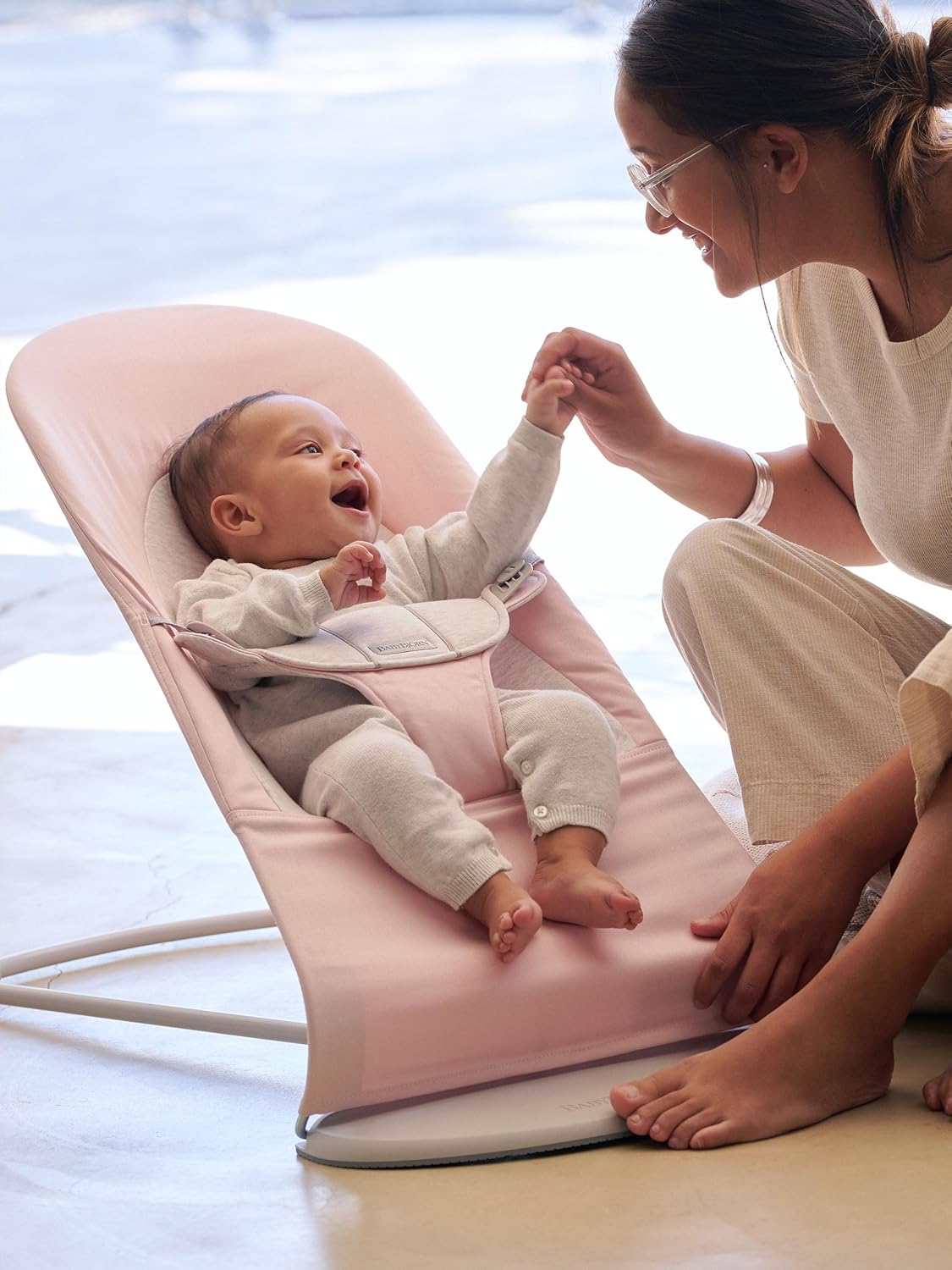 Babywippe Balance Soft, Hellrosa/Grau, Hellgrauer Rahmen Gewebt/Jersey