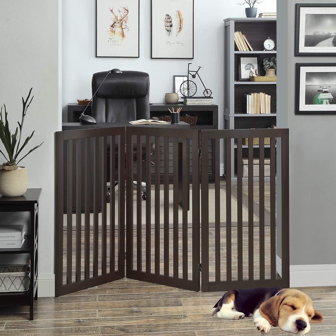 Freistehendes Absperrgitter für Hunde, Dunkelbraun 153L x 91H cm, 3-teilig