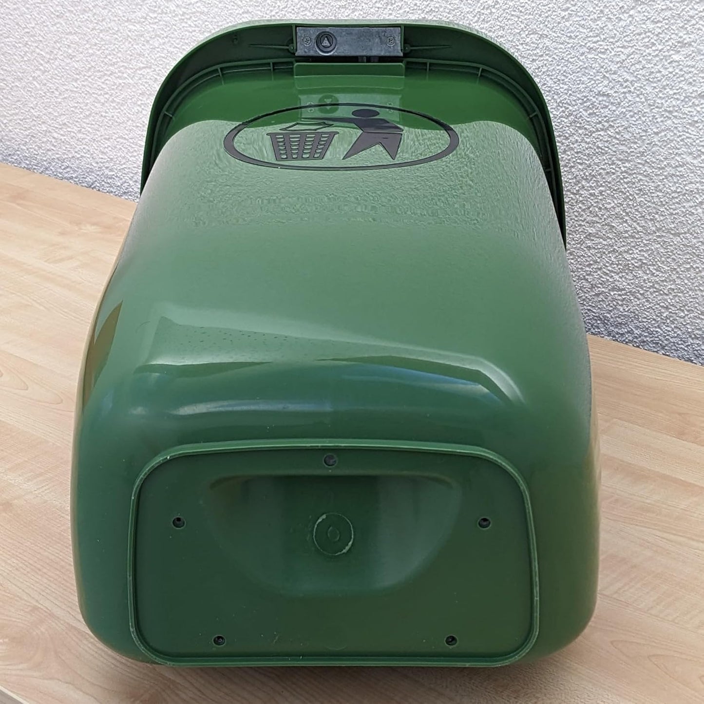 Abfallbehälter mit Regenhaube