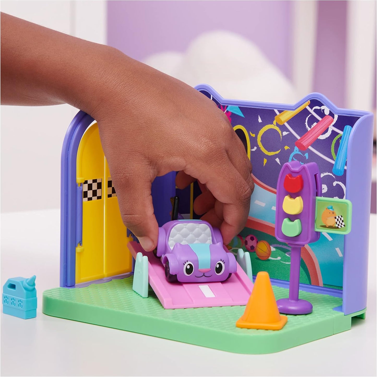 Deluxe Spielzimmer-Set mit Carlita Auto und Zubehör, Mehrfarbig
