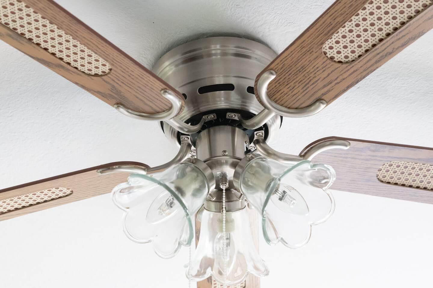 Kisa Deckenventilator mit Beleuchtung 105 cm, Eiche / Walnuss