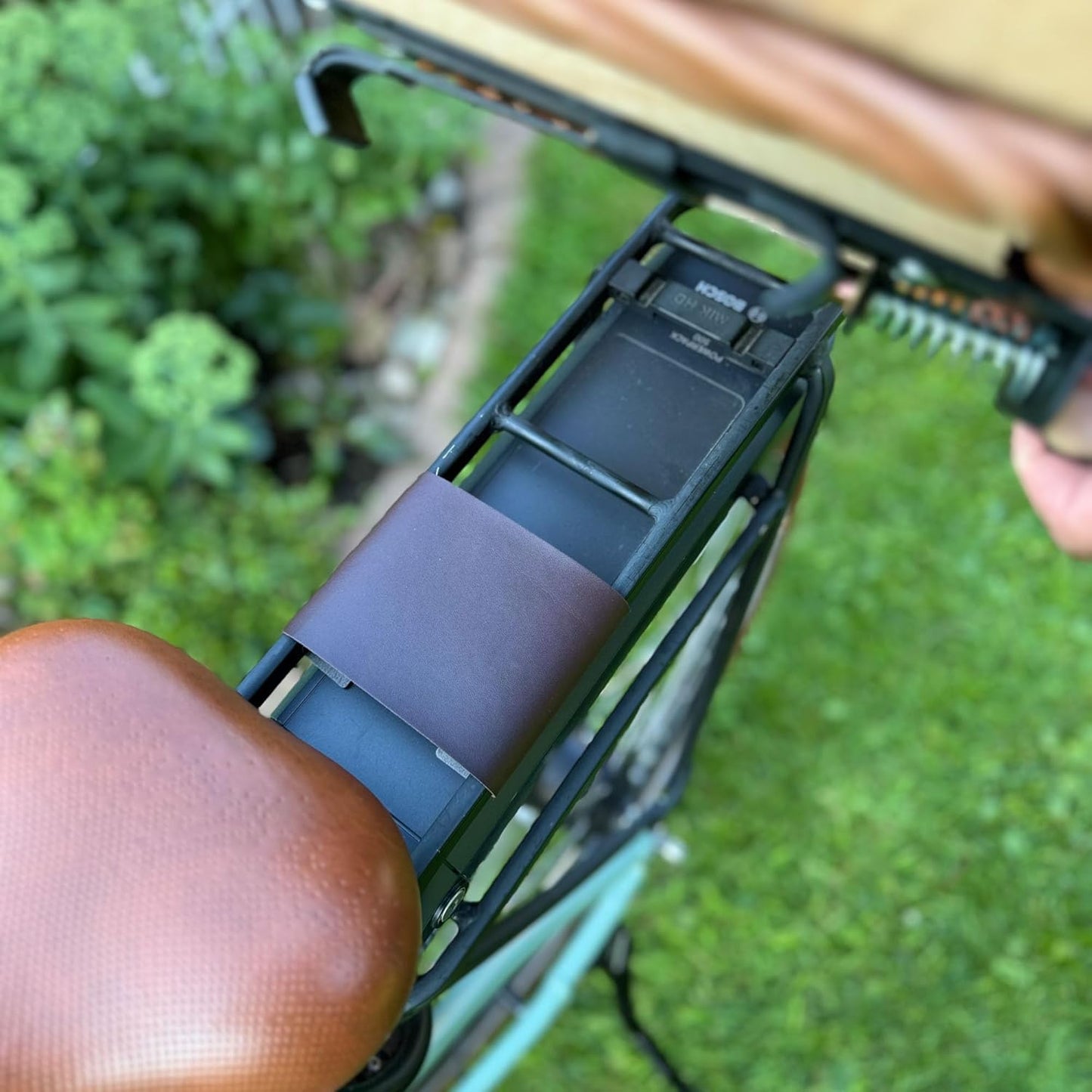 Hundefahrradkorb mit Gitterabdeckung und Kissen, braun