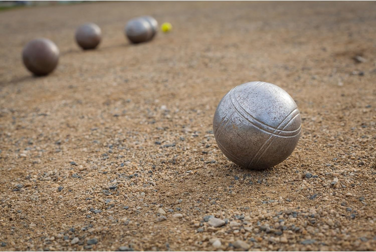 Boule Spielset mit 8 Kugeln und Zubehör im Koffer