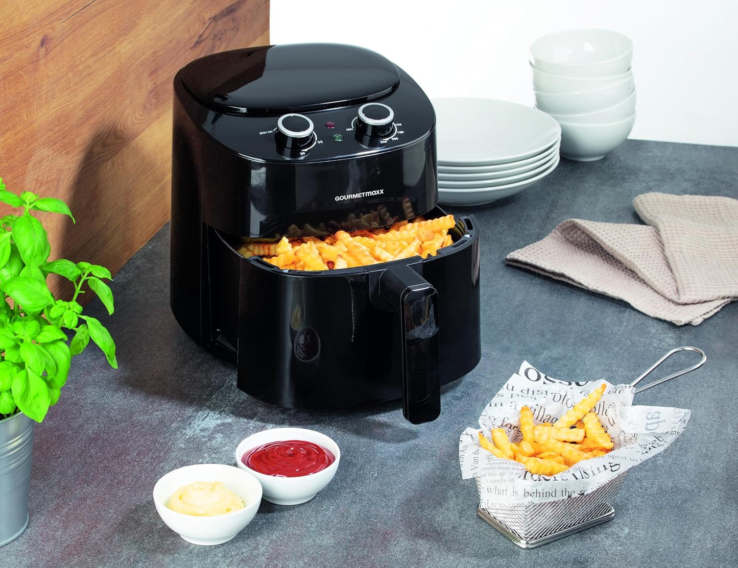 Heissluftfritteuse mit 8 Programmen, 4,5 Liter