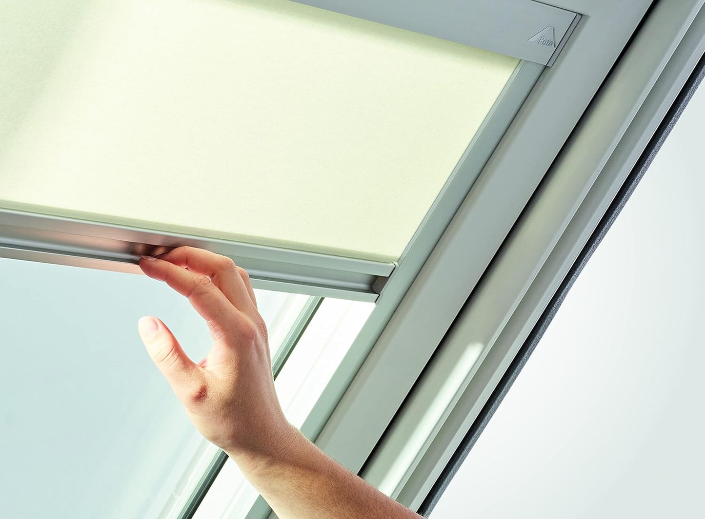 Tageslichtrollo für Roto Designo R6/R8 & Classic 64/84 Dachfenster, Hellbeige, Führungsschiene Silber, B46 x H98 cm