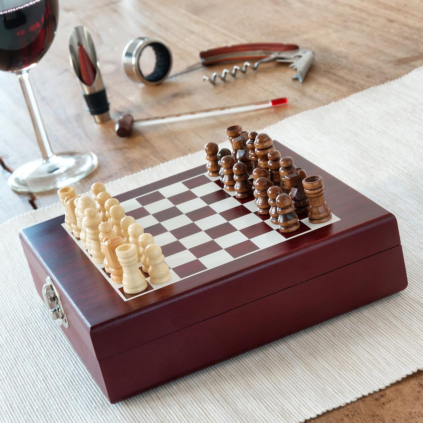 Weinzubehörset mit Schachspiel, Braun Einheitsgrösse
