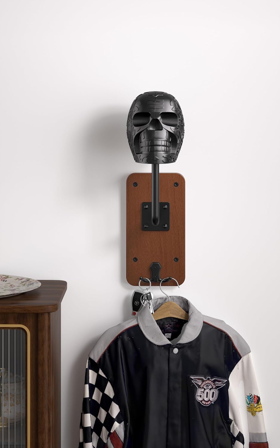 Helmhalter mit Totenkopf
