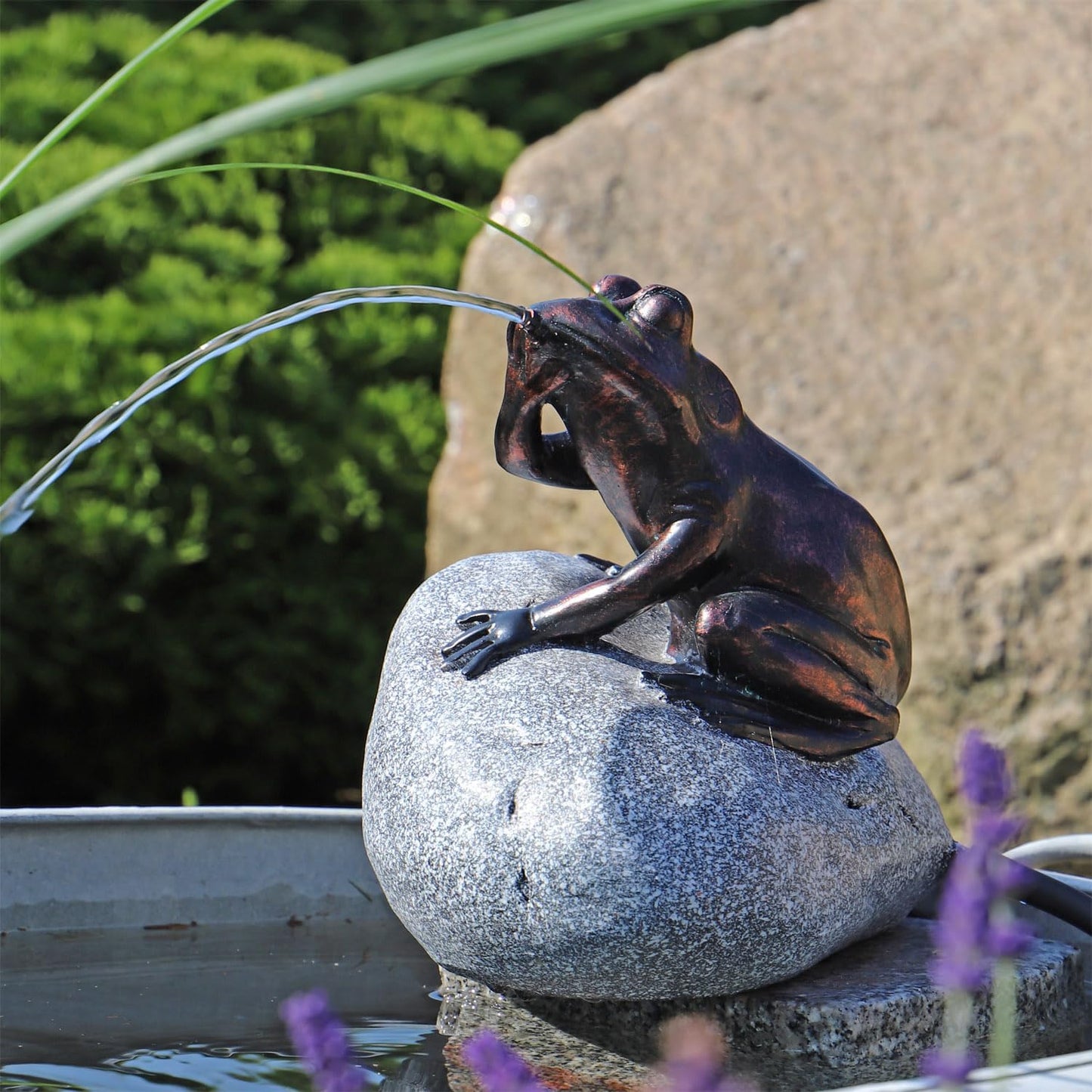 Wasserspeier Frosch mit Springbrunnenpumpen-Set, Strompumpe + Frosch NSP10