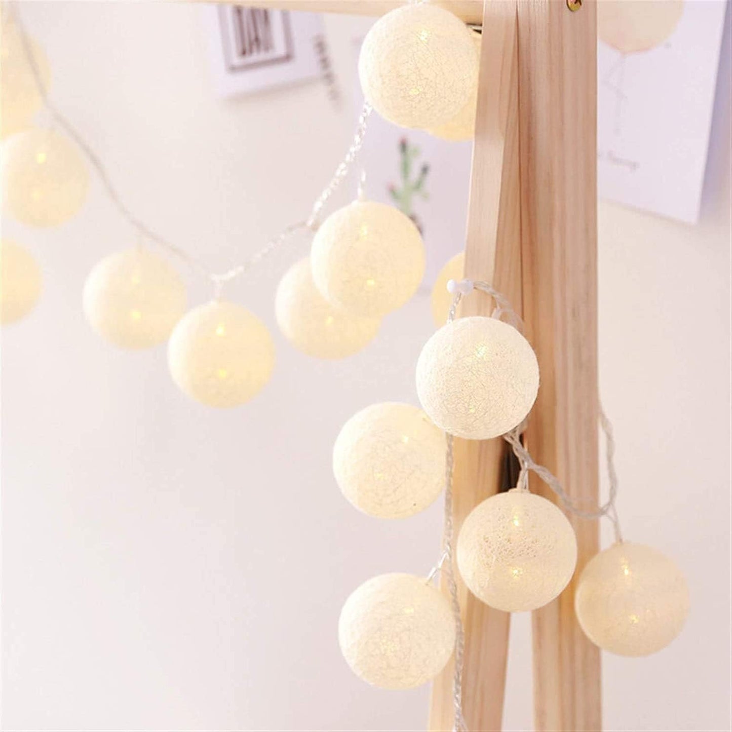 Lichterkette Baumwollkugeln, Weiss Stecker