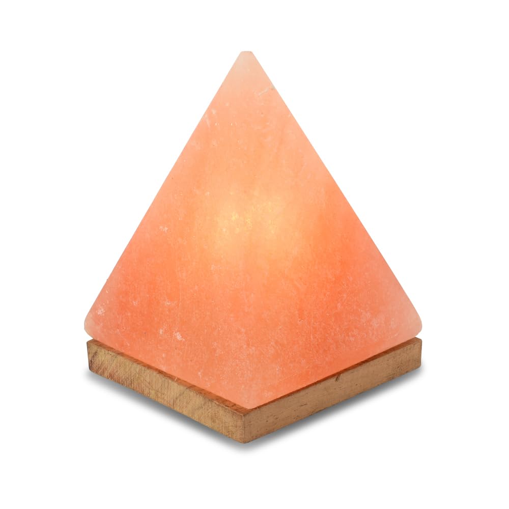 Salzkristall-Pyramide mit Holzsockel