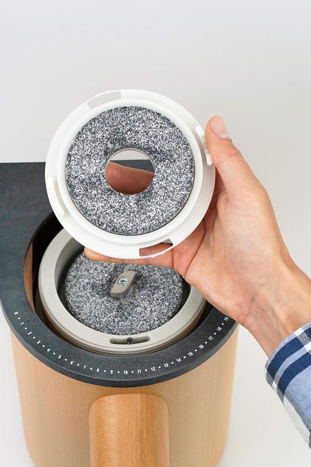 Getreidemühle Lino 200 mit 2,5 kg Bio Weizen, Mockmill Lino 200 + 2,5 kg Bio Weizen