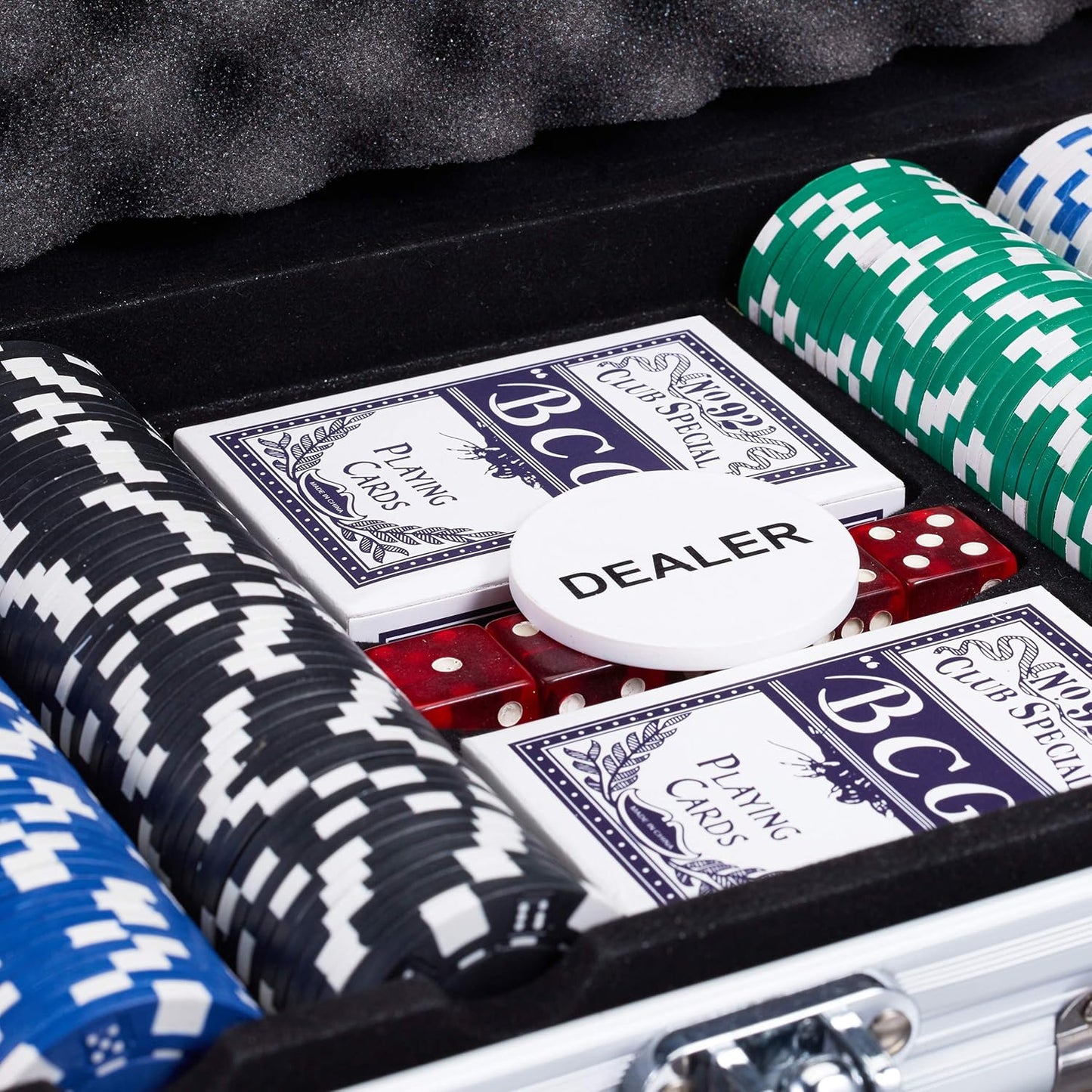 Pokerkoffer mit 300 Chips