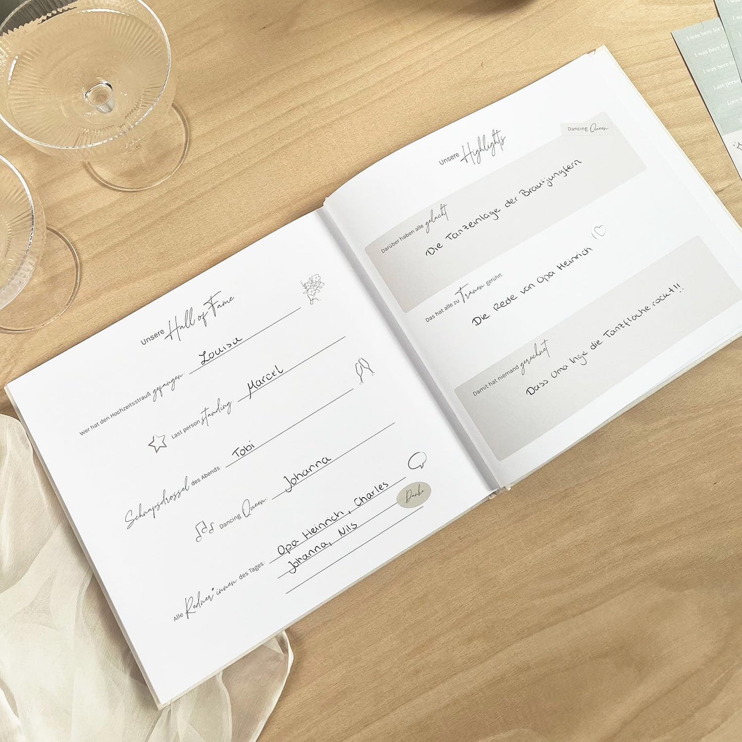 Hochzeit-Gästebuch mit Fragen (inkl. Sticker), Mit Fragen Beige