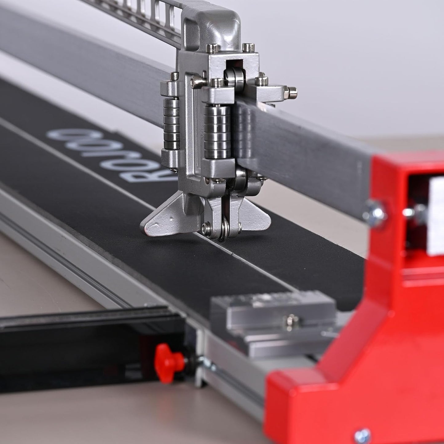 Manueller Fliesenschneider
